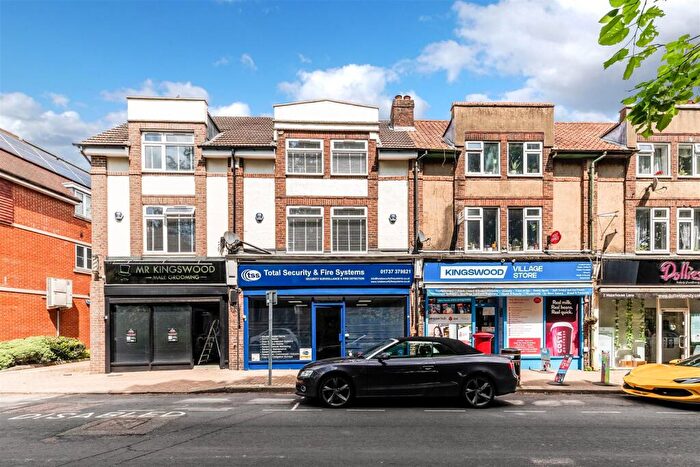 3 Bedroom Apartment To Rent In Waterhouse Lane, Kingswood, KT20