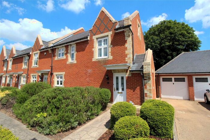 3 Bedroom End Of Terrace House To Rent In Grey Lady Place, Billericay, CM11