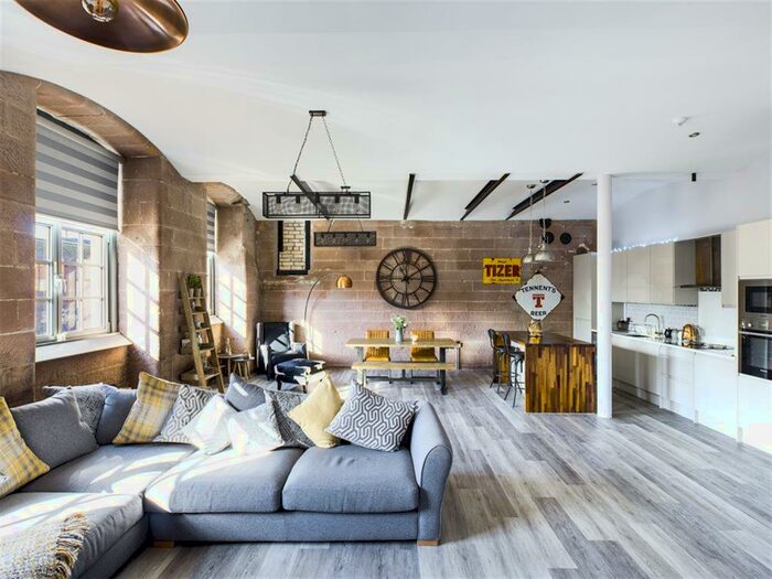 2 Bedroom Flat To Rent In Shaddongate, Carlisle, CA2