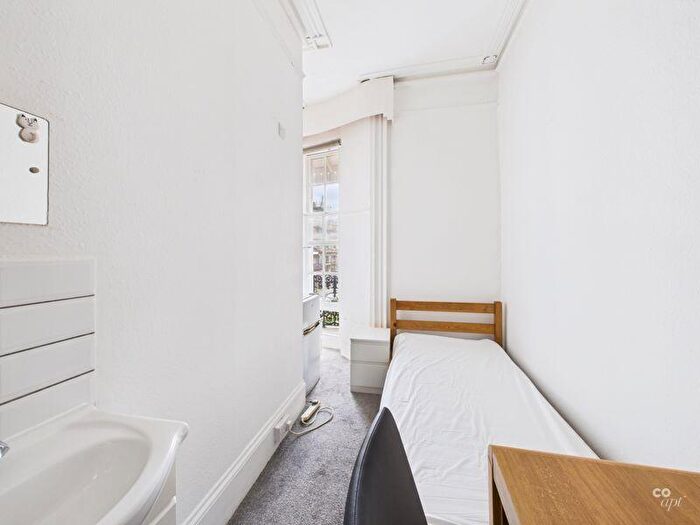 1 Bedroom Detached House To Rent In Bedford Square, Brighton, BN1