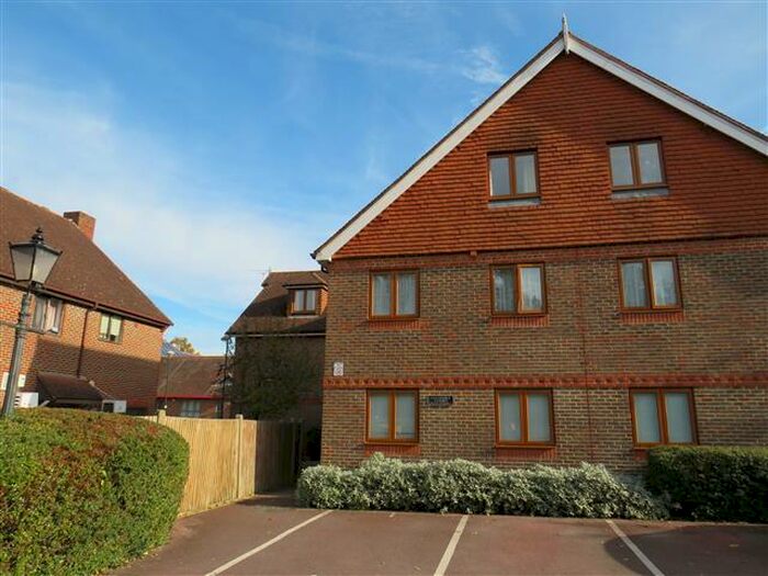 2 Bedroom Flat To Rent In Stanford Court, Maidenbower Place, Maidenbower, RH10