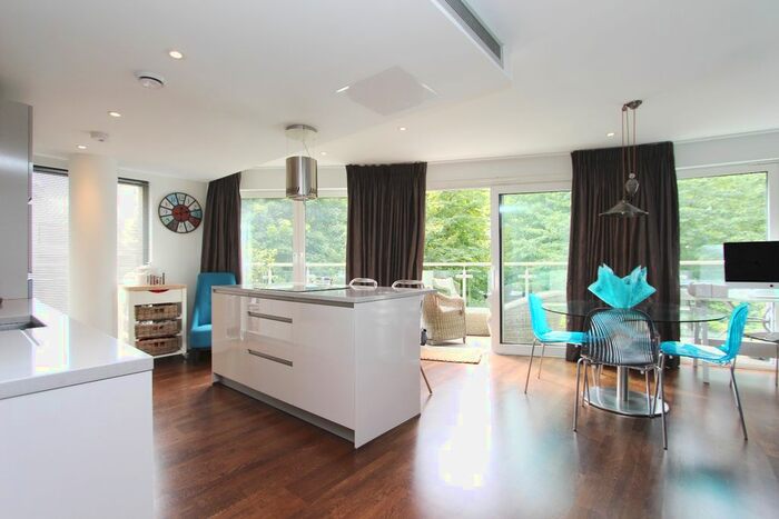 2 Bedroom Flat To Rent In Henry Macaulay Avenue, Kingston Upon Thames, KT2