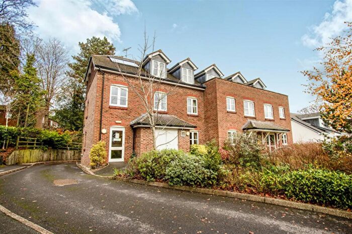 1 Bedroom Apartment For Sale In Radford Court, Tower Road, Liphook, GU30