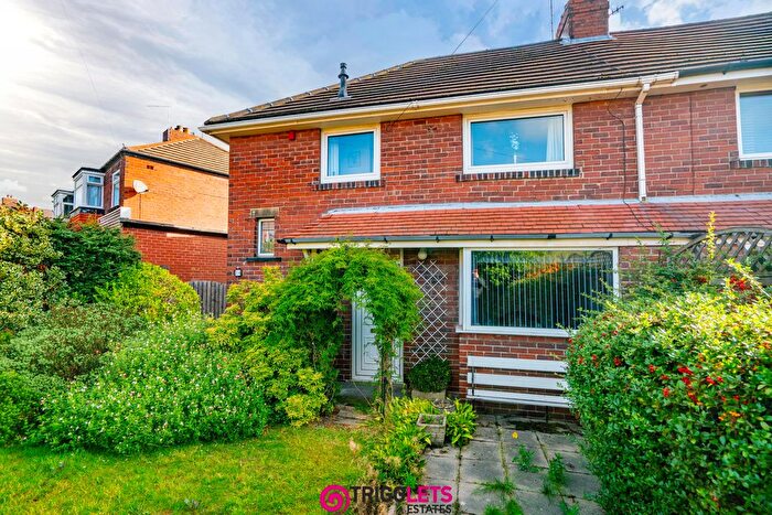 3 Bedroom Semi-Detached House For Sale In Clough Road, Barnsley, S74