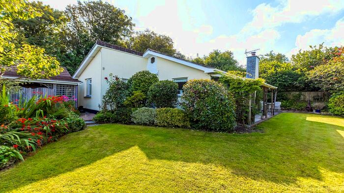 2 Bedroom Cottage For Sale In Trewalder, Delabole, PL33