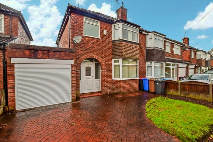 3 Bedroom Semi-Detached House To Rent In Dellcot Lane, Worsley, Manchester M28