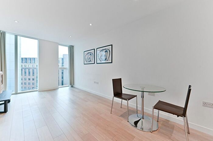 1 Bedroom Flat To Rent In Tennyson Apartments, East Croydon, Croydon, CR0
