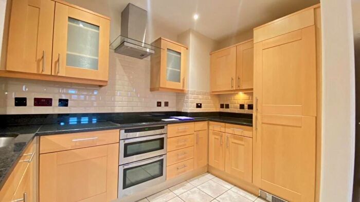 2 Bedroom Apartment To Rent In St Peters Lodge, Shoppenhangers Road, Maidenhead, SL6