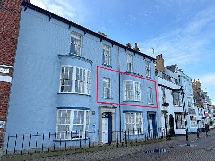 2 Bedroom Flat For Sale In Trinity Road, Weymouth, DT4