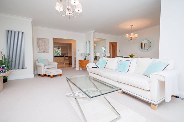 2 Bedroom Flat To Rent In Brudenell Road, Poole, BH13