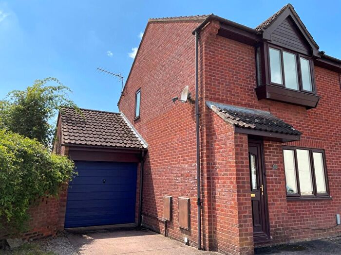 2 Bedroom Semi-Detached House To Rent In Chestnut Drive, Willand, Cullompton, EX15