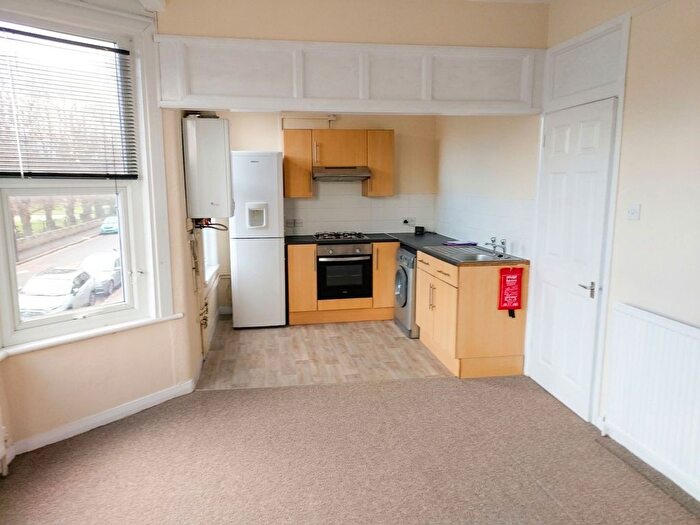 1 Bedroom Flat To Rent In North Road, Westcliff-On-Sea, SS0