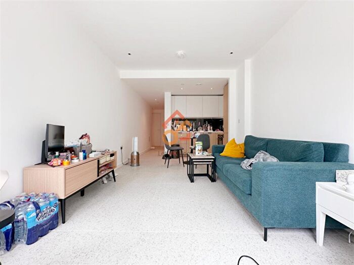 Studio To Rent In Bouchon Point, Cendal Crescent, London, E1