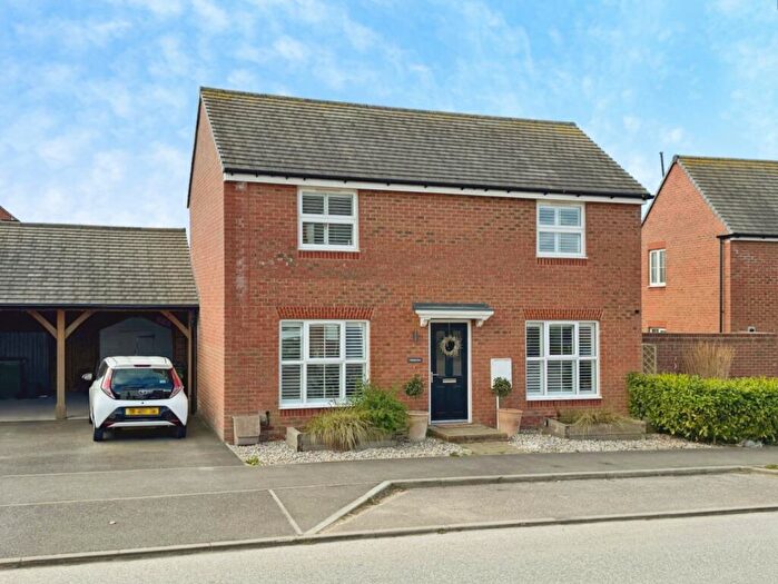 2 Bedroom Detached House For Sale In Nickolls Road, Hythe, Kent, CT21