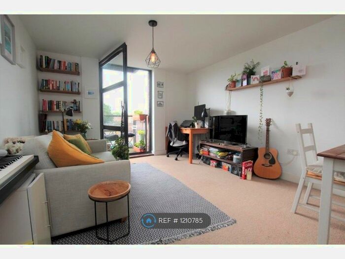 1 Bedroom Flat To Rent In Steamship House, Bristol, BS1