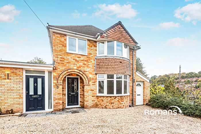 3 Bedroom Semi Detached House To Rent In Wrenfield Drive, Caversham, Reading, RG4