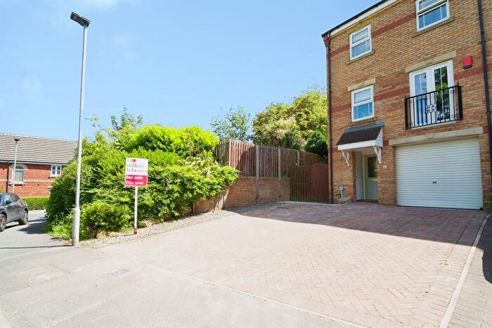 3 Bedroom Property For Sale In Elmwood Way, Barnsley, S75