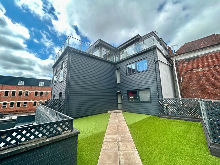 1 Bedroom Flat To Rent In Lyons Crescent, Tonbridge, TN9