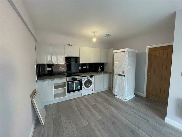 2 Bedroom Apartment To Rent In Station Street, Burton On Trent, DE14