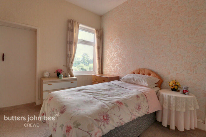 3 Bedroom Terraced House For Sale In Gainsborough Road, Crewe, CW2