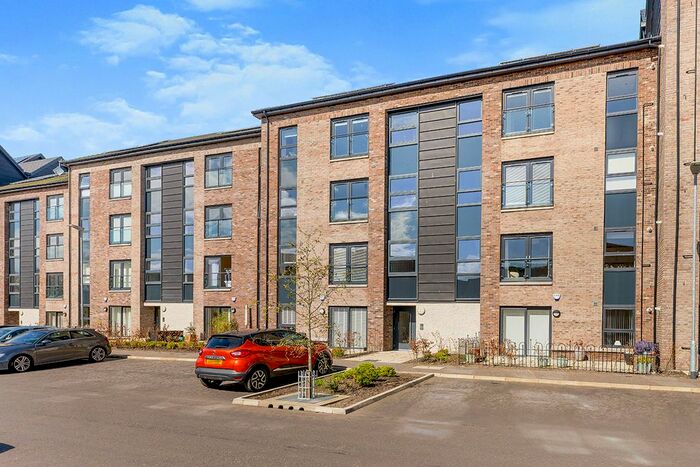 2 Bedroom Flat To Rent In Riverford Court, Glasgow, G43