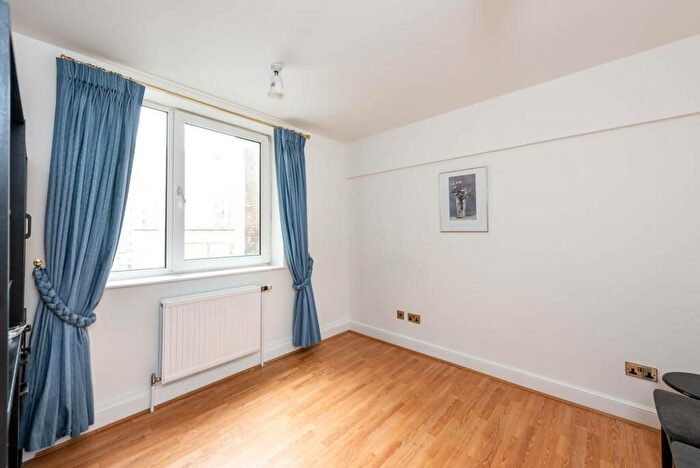 2 Bedroom Flat To Rent In North Woolwich, London, E16
