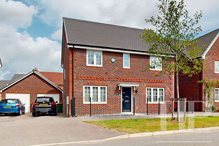 4 Bedroom Detached House To Rent In Cornwell Avenue, Crawley, RH10