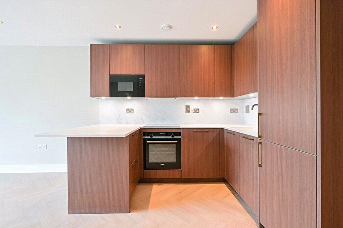 3 Bedroom Flat For Sale In Thornton Road, London, SW12