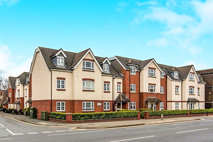 2 Bedroom Flat To Rent In Sagars Road, Wilmslow, Cheshire, SK9
