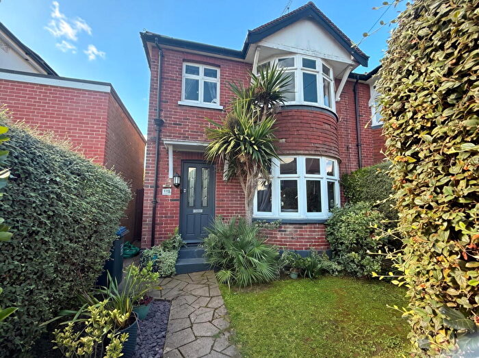 3 Bedroom Semi-Detached House For Sale In Bradstow Way, Broadstairs, CT10