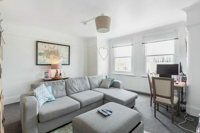2 Bedroom Flat To Rent In Fulham Road, Fulham, London, SW6