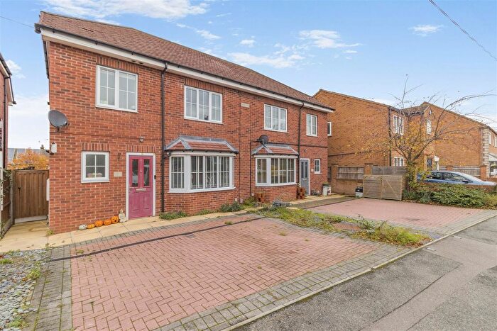 3 Bedroom Semi-Detached House For Sale In Derwent Avenue, Mansfield, NG18