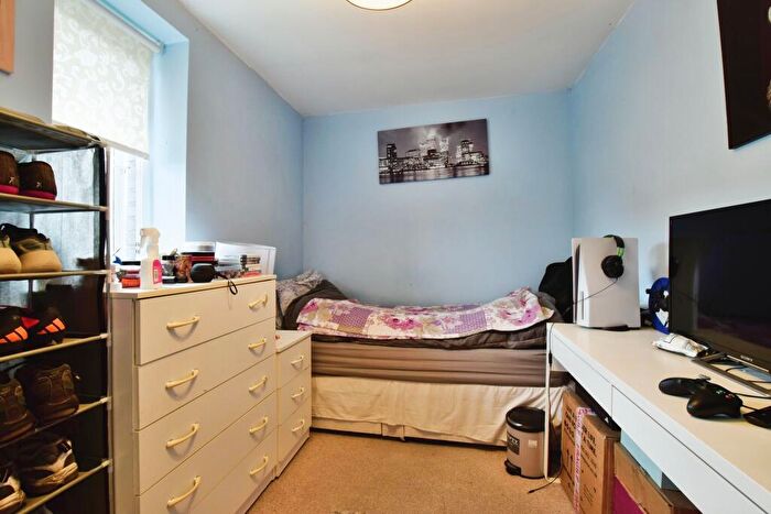3 Bedroom End Of Terrace House For Sale In Epsom Avenue, Sale, Greater Manchester, M33