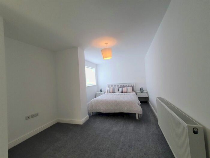 4 Bedroom Semi-Detached House To Rent In Front Street, North Shields, NE29