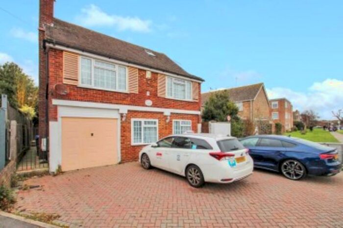 1 Bedroom Flat To Rent In Pelham Road, Worthing, BN13