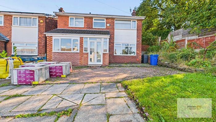 4 Bedroom Detached House For Sale In Stokesay Close, Bury, BL9