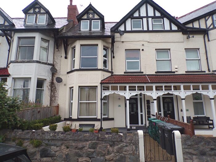 2 Bedroom Flat To Rent In Upper Promenade, Colwyn Bay, LL28