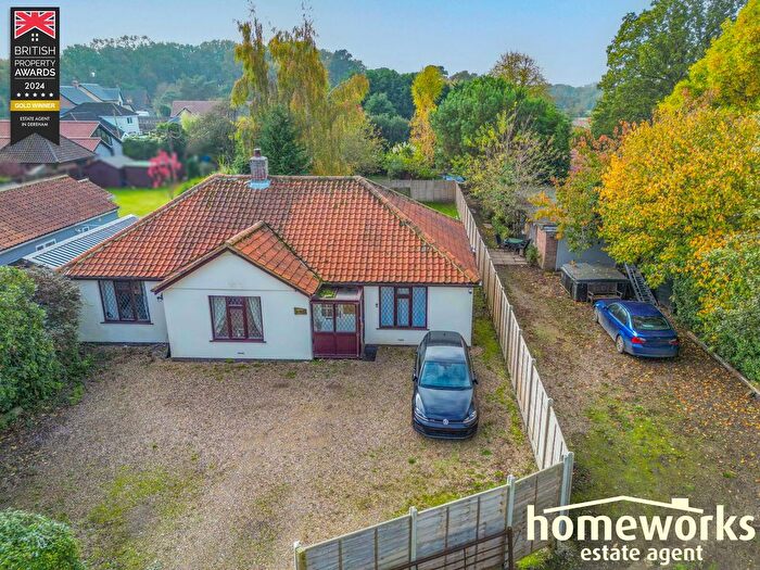 4 Bedroom Bungalow For Sale In Fakenham Road, Beetley, Dereham, NR20