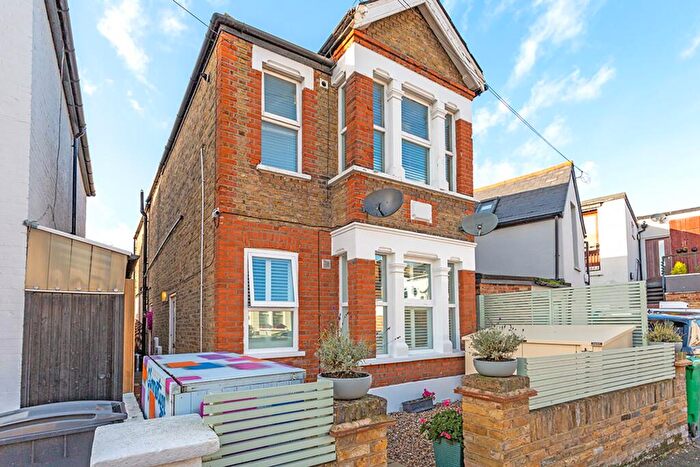 2 Bedroom Flat For Sale In Cobham Road, Kingston Upon Thames, KT1