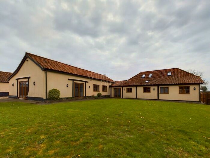 5 Bedroom Barn Conversion To Rent In Old Ploughmans Barn, Kenninghall, NR16