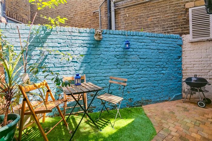 2 Bedroom Flat To Rent In Becklow Road, London, W12