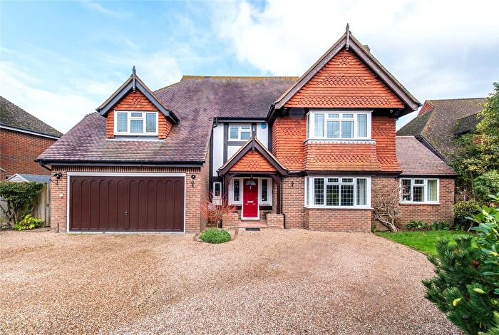 5 Bedroom Detached House For Sale In Doves Croft, Tunstall, Sittingbourne, Kent, ME9
