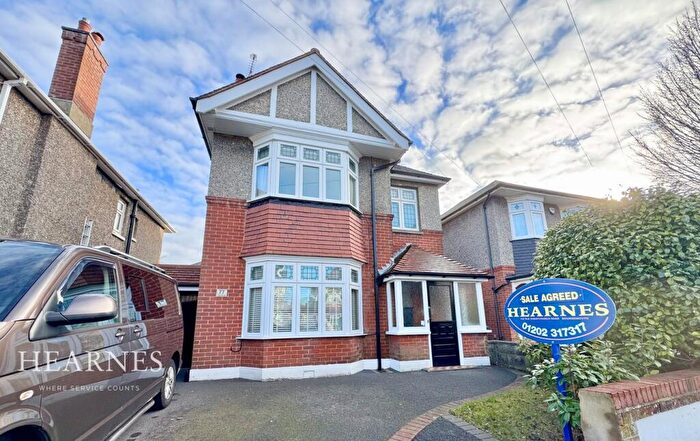 5 Bedroom Detached House For Sale In Moordown, Bournemouth, BH9