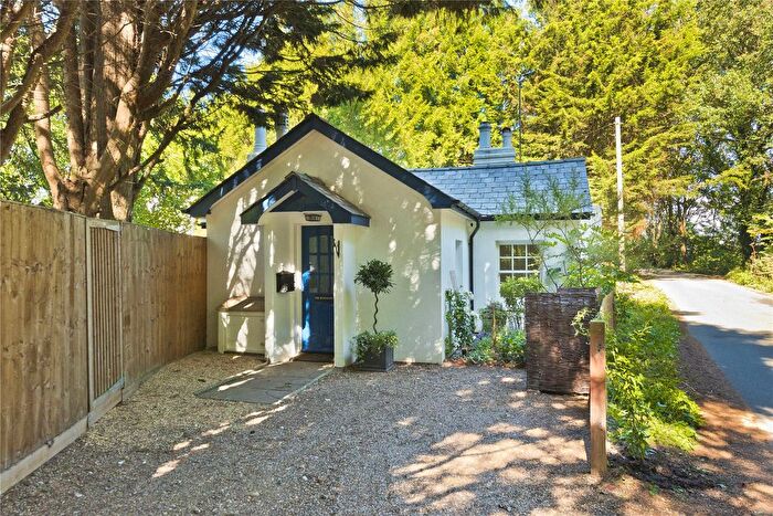 2 Bedroom Bungalow To Rent In Old Common Road, Cobham, Surrey, KT11