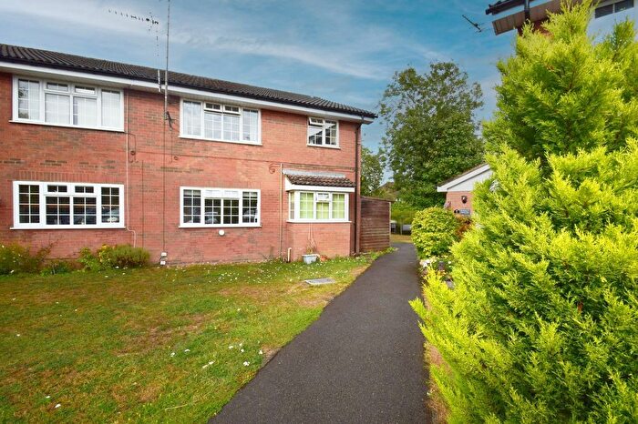 2 Bedroom Flat For Sale In Summerleys Road, Princes Risborough, HP27