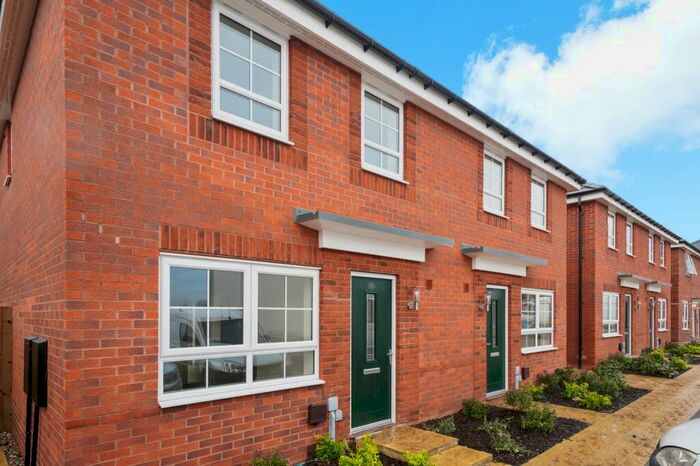 3 Bedroom Semi-Detached House To Rent In Mindaro Way, Rugby, Warwickshire, CV22