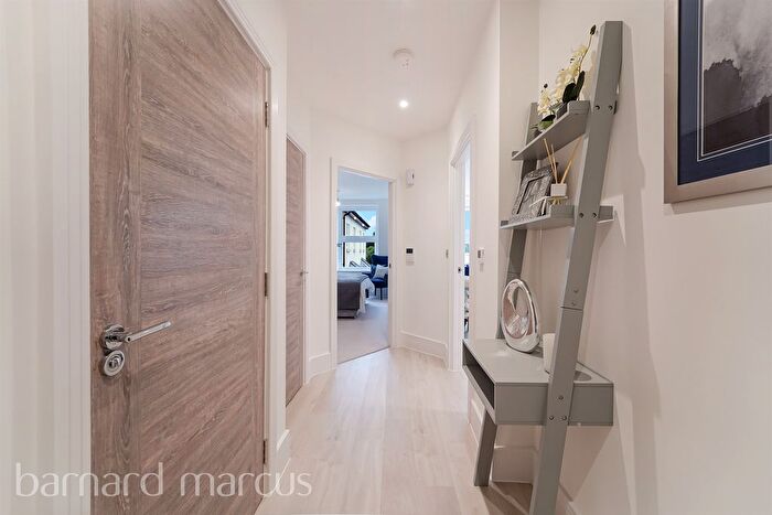 1 Bedroom Flat For Sale In Malden Road, New Malden, KT3