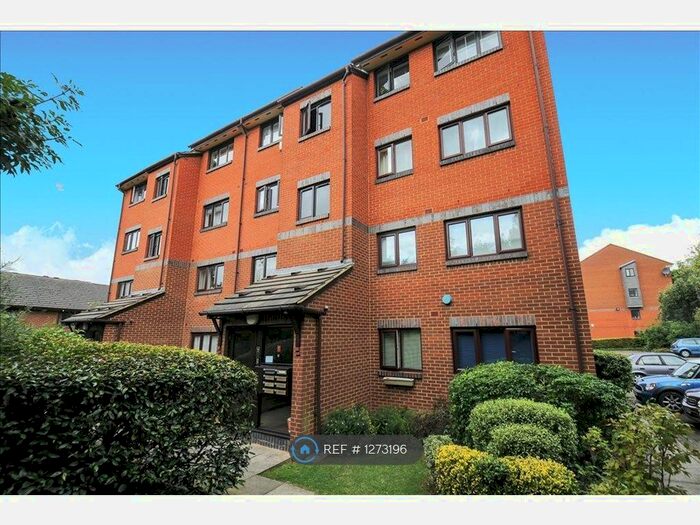 1 Bedroom Flat To Rent In St Benedicts Close, Tooting SW17