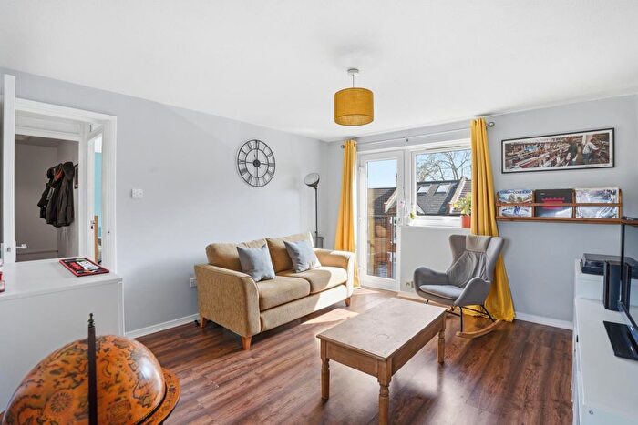 1 Bedroom Flat For Sale In Tivoli Road, London, SE27