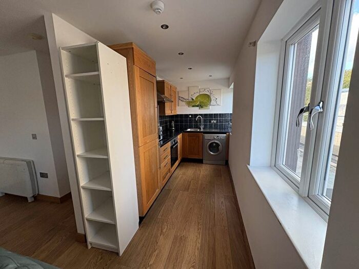 2 Bedroom Flat To Rent In Bradley House, St Stephens Avenue, Bristol, BS1